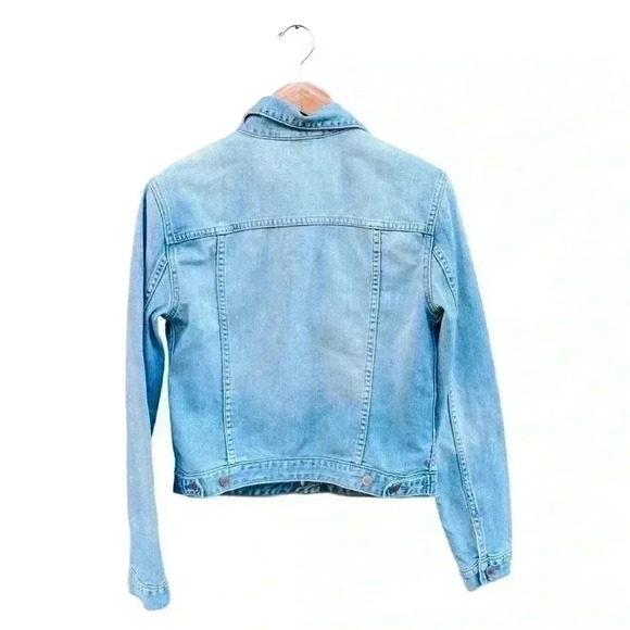 Women’s Gap 1969 Distressed Denim Jacket•Light Wash•Preowned Great Condition• - Picture 2 of 11